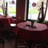 Chez Tobi- Sporthalle Eynatten Dentro