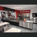 Le Frite Dorée À l'intérieur