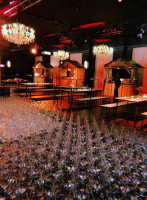 La Source À l'intérieur