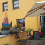 L'enfant Gâté Exterior