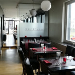 Bord'eau À l'intérieur