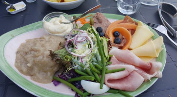 Le Beauchamp food