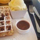 Den Ijsbol Nourriture