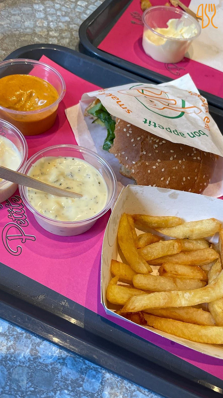 La Petite Fourchette Nourriture