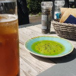 Tzikis Ouzeri Bebida