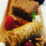 Tzikis Ouzeri Comida