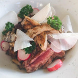 Tzikis Ouzeri Comida