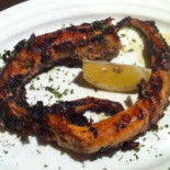 Tzikis Ouzeri Comida