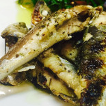 Tzikis Ouzeri Comida