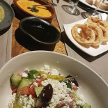 Tzikis Ouzeri Comida