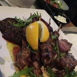 Tzikis Ouzeri Comida