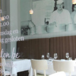 Gaston À l'intérieur