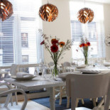 Gaston À l'intérieur