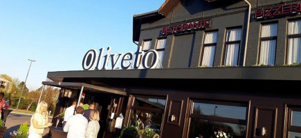 Oliveto Exterior
