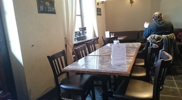 L'estaminet À l'intérieur