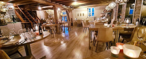 Bazalia À l'intérieur