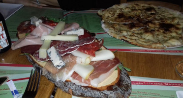 Il Monello Pizzeria food