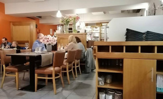 La Couronne À l'intérieur