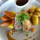 Gozar Brasserie food