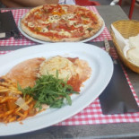 La Pizzarella 2 Comida