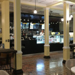 Le Zin-zin À l'intérieur