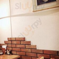 Au Coin Des Bons Enfants Dentro