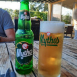 Tzikis Ouzeri Bebida