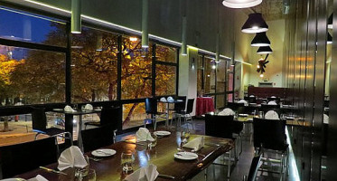 L'Ôthentique Dentro