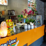 Yami Yami À l'intérieur