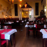 Thais Salathai À l'intérieur