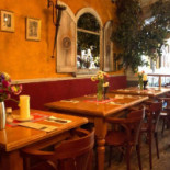 Bistro Café Robin Hood À l'intérieur