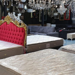 الملك The King outside