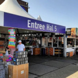 الملك The King outside