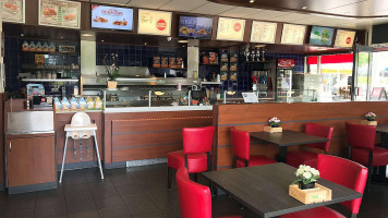 Cafetaria De Berg À l'intérieur