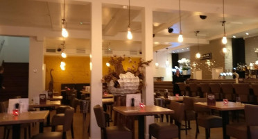 So De Jus À l'intérieur