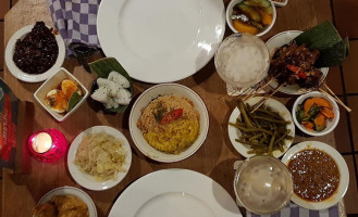 Javaans Eetcafe Bv Beek En Donk Boisson