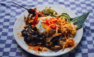 Javaans Eetcafe Bv Beek En Donk Nourriture