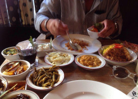 Javaans Eetcafe Bv Beek En Donk Nourriture