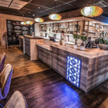 Long Sing À l'intérieur