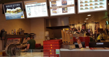 New York Pizza inside