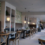 Aand8 À l'intérieur