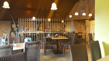 Eethuis Cartoon Dentro