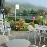 Les Cousines Exterior