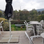 Les Cousines Exterior