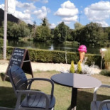 Les Cousines Exterior