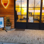 Tom Tom Ijs Exterior