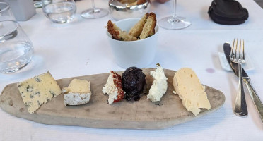 Hostellerie Le Prieure Saint-gery food