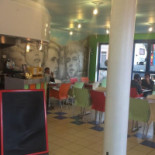 L.m. Snack À l'intérieur