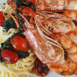 A-mano Ii Nourriture