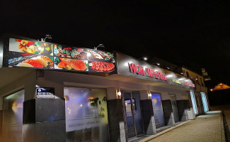 Wok Imperial Exterior